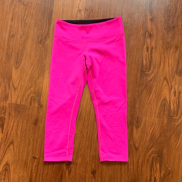 Lululemon // Capris // Reversible // Pink // Black - Picture 1 of 7